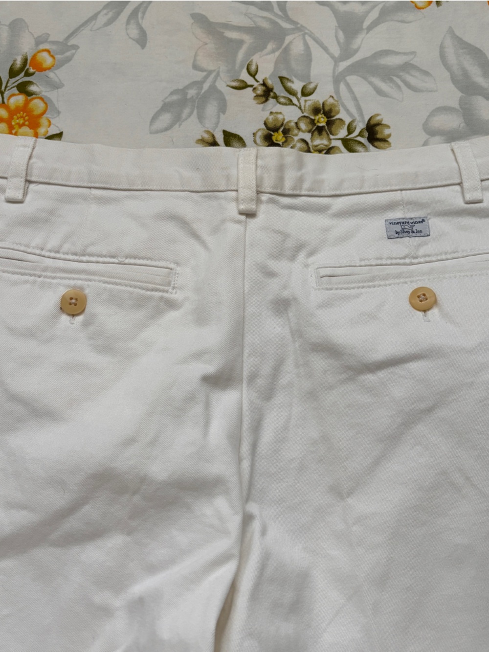 Vineyard Vines Size 12 White Pants - Picture 7 of 9